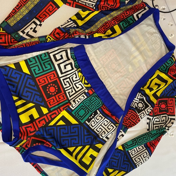 Short Set - Picture 1 of 4